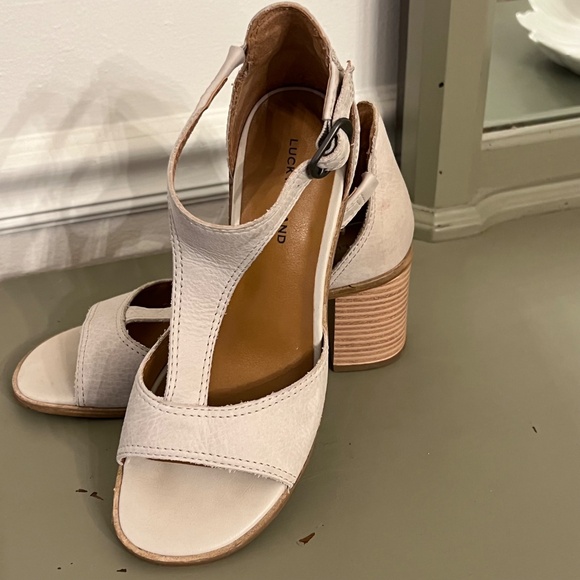 ✨ Lucky Brand “Sambeni” T-Strap Sandals – Nude – Women’s 7M - Picture 9 of 10